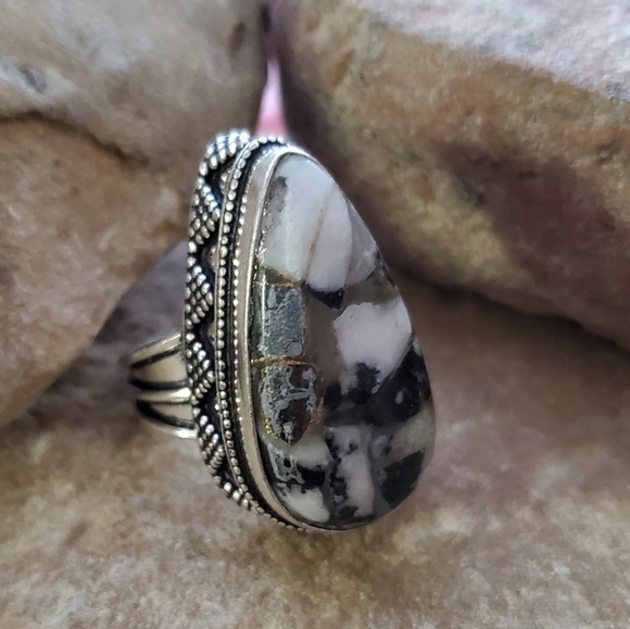 Zebra Jasper Ring - Hepls you to find your balance in life - Picture 2 of 6